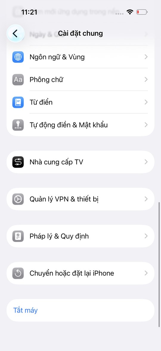 Màn hình Cài đặt chung, mục Quản lý VPN & thiết bị được khoanh đỏ